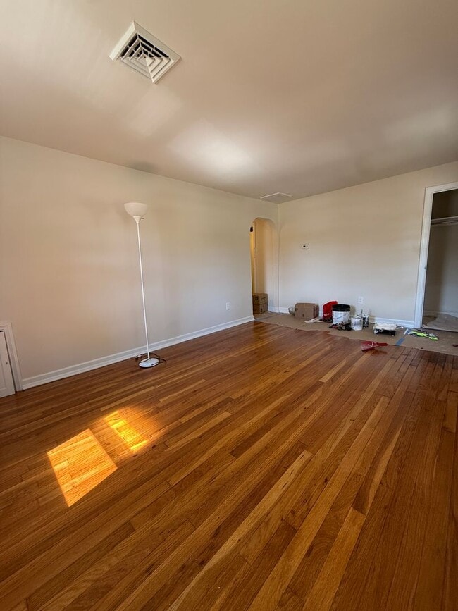 Building Photo - 212 Manheim Ave