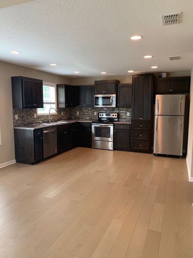 Building Photo - Charming Tullahoma Home Near Country Club