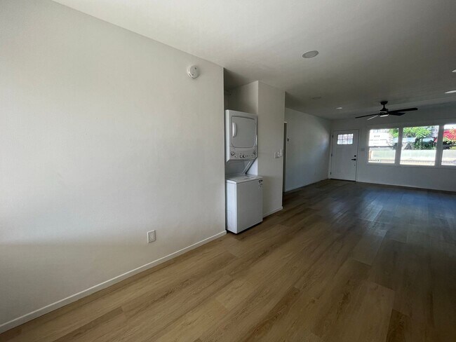 Building Photo - Clairemont Drive
