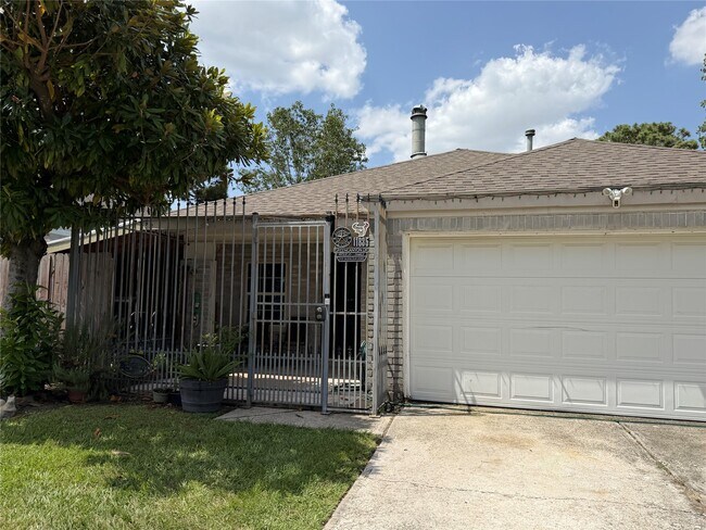 Building Photo - 11835 Greencanyon Dr