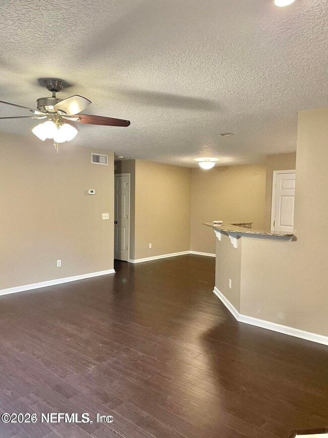 Building Photo - 13715 Richmond Park Dr N