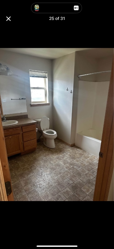 Building Photo - 803 E Riggs St