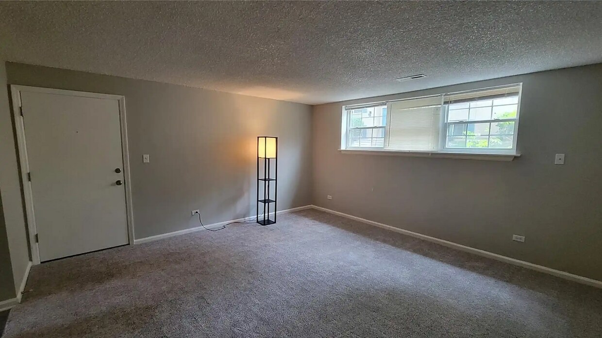 Foto principal - 9250 E Girard Ave