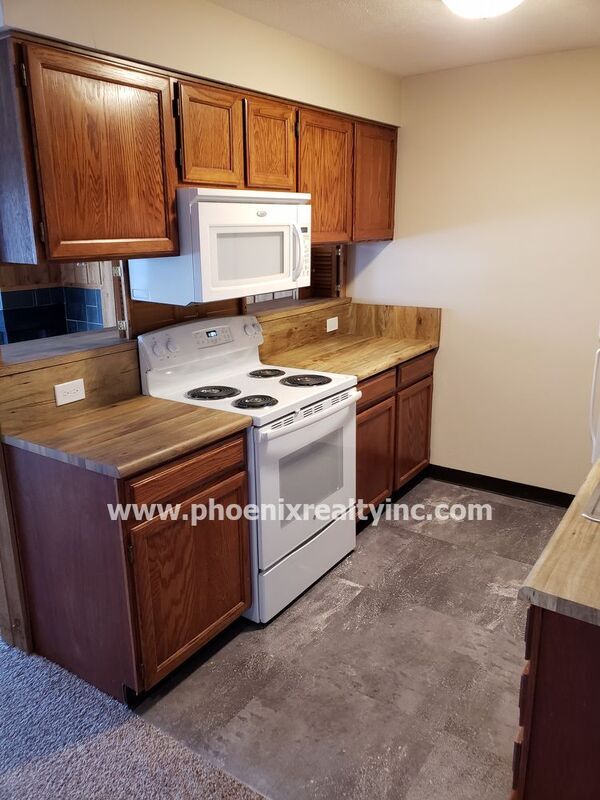 Building Photo - 665 Manhattan Dr