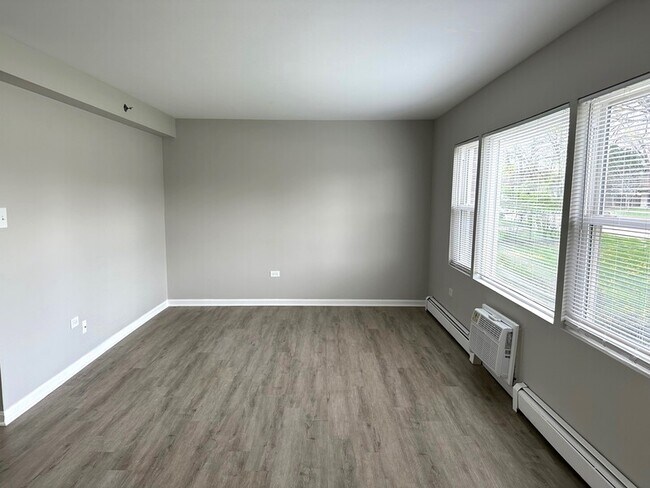 Building Photo - 8424 W 87th St