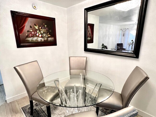 Foto del edificio - 2855 Geary Pl