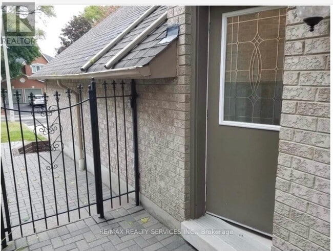 Building Photo - 1543 Polesden Dr