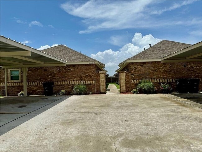 Building Photo - 2806 E Eisenhower Ave