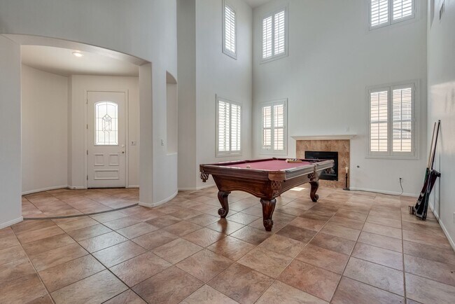 Building Photo - Elegant 4-Bedroom Home with Spa, Balcony &...