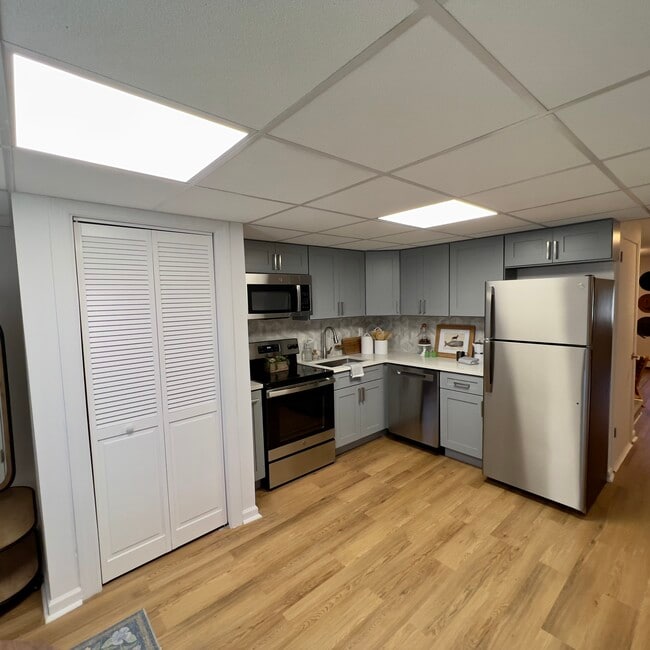 Building Photo - The Den Cedar Ridge (student)