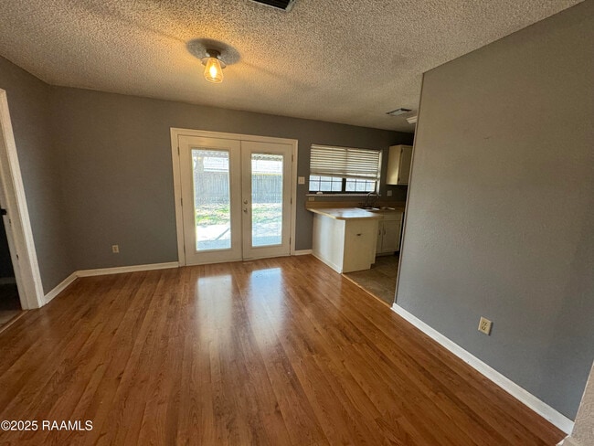 Foto del edificio - 107 Village Ln