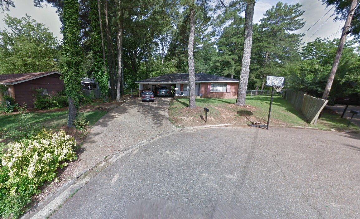 Building Photo - 1645 Camelia Lane