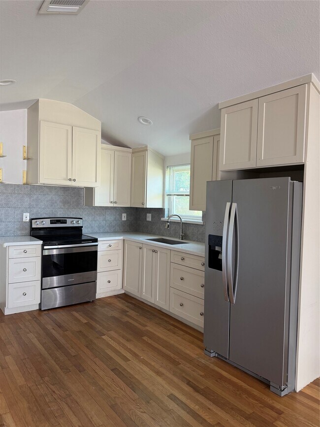 Foto del edificio - 1406 E 33rd St