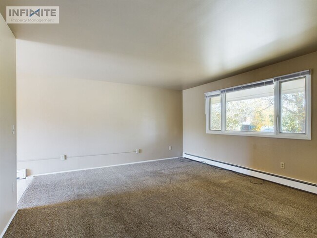 Building Photo - 2 bedroom Apartment