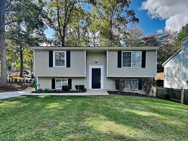 Building Photo - Comfy Home located in Stone Mountain!