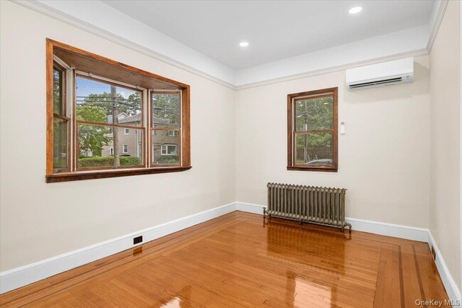 Building Photo - 78 Violet Ave