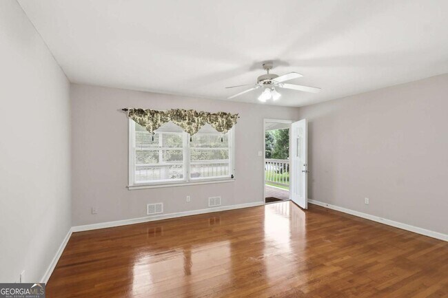 Building Photo - 1370 Blackwell Rd