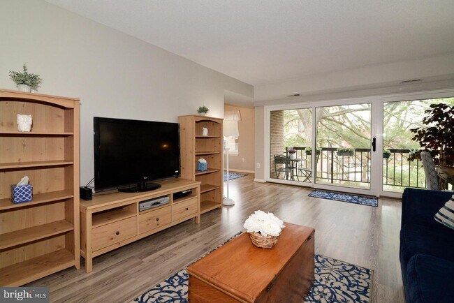 Foto del edificio - 9735 Kings Crown Ct