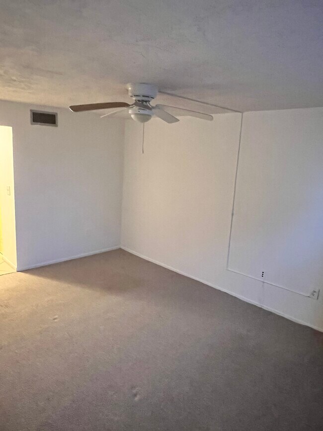 Living room - 7300 NW 17th St