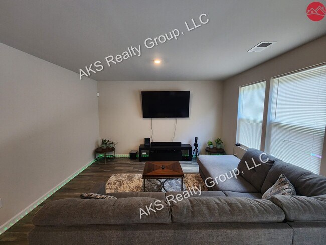 Building Photo - 1603 U W Clemons Dr