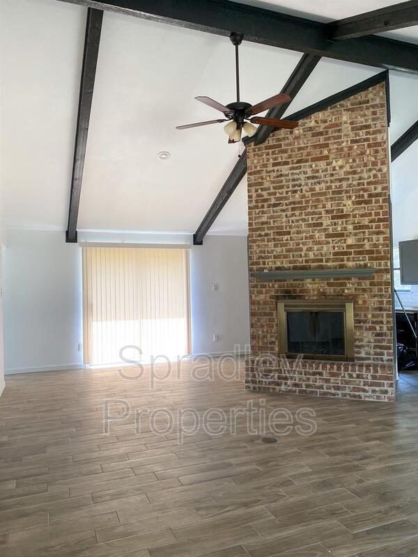 Building Photo - 419 Baines St