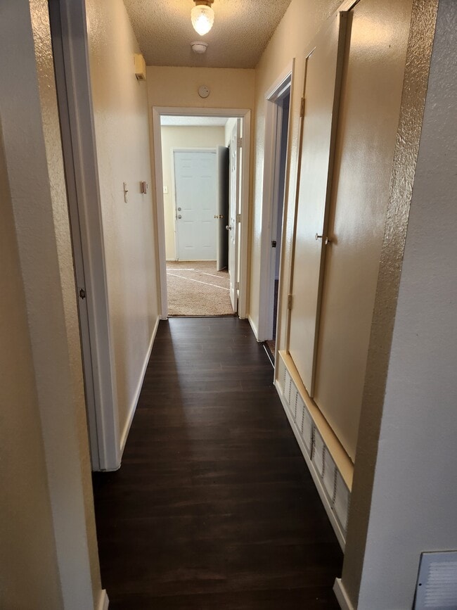 Foto del edificio - 123 Oakwood Ln