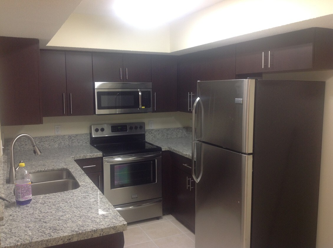Primary Photo - 5590 NW 61st St