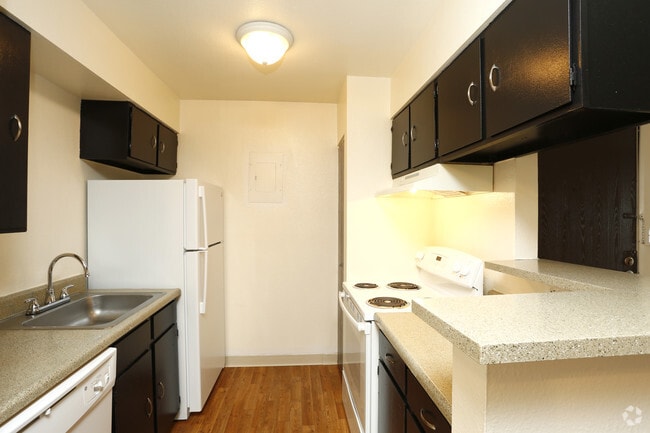 2BR, 1.5BA - 923 SF - Willowstone Apartments
