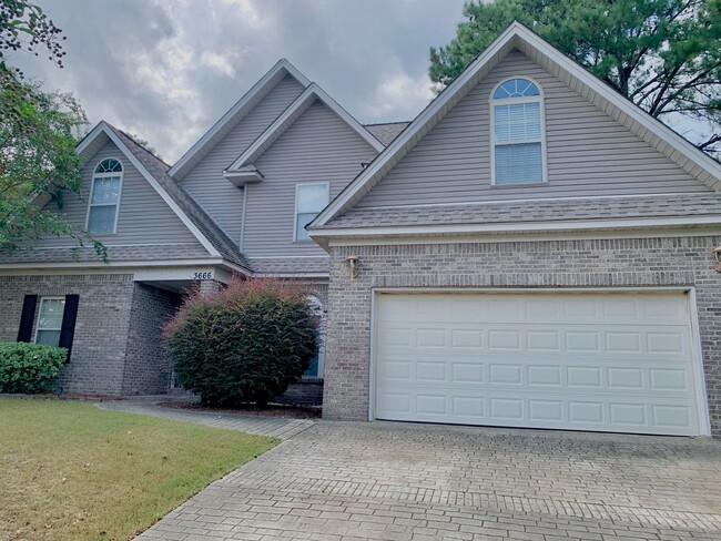 Foto del edificio - Spacious Home in Mill Creek