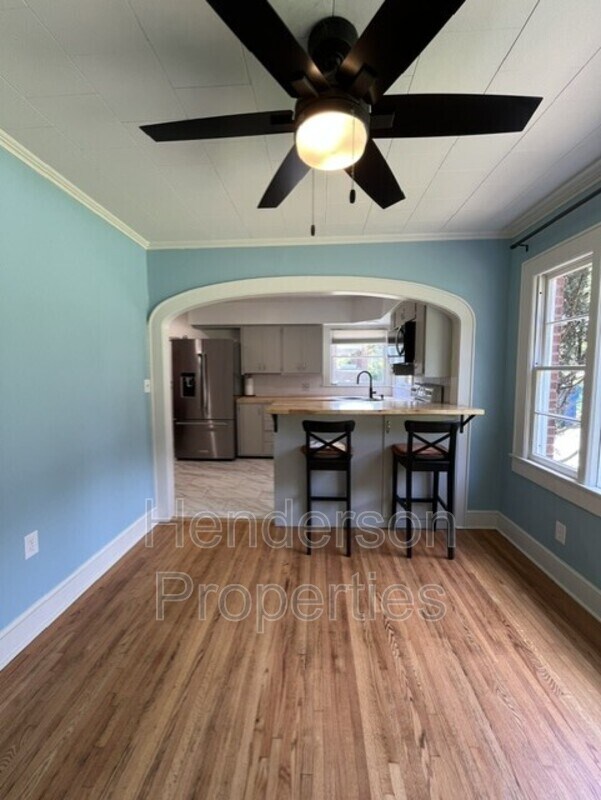Foto del edificio - 1631 Maple Ave