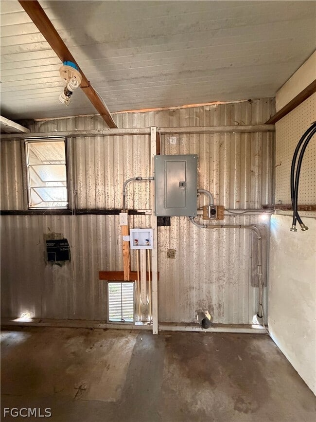 Foto del edificio - 8086 Marx Dr