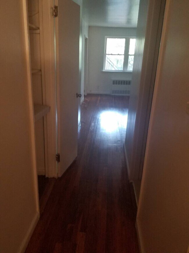 Foto del edificio - 2038 E 60th St