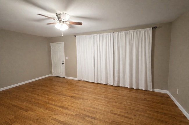 Foto del edificio - 705 Childress St