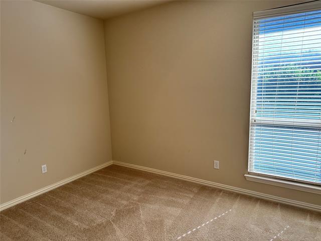 Foto del edificio - 1013 Lake Grove Dr