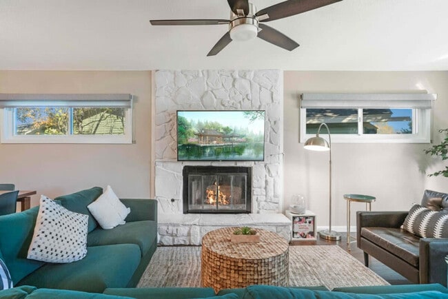 Building Photo - 1919 Puritan Dr