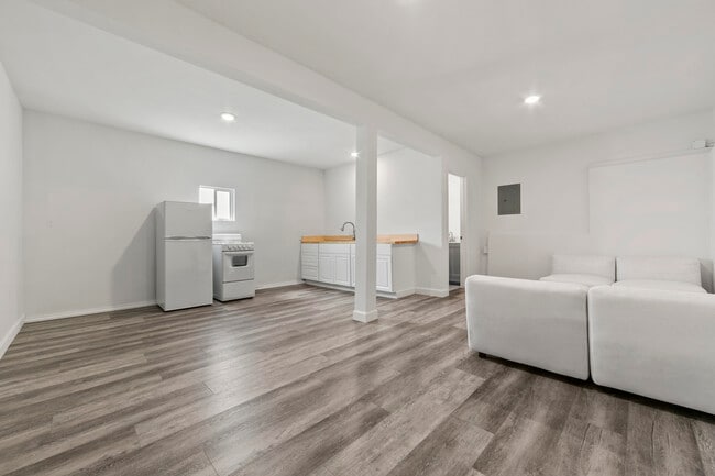 Building Photo - 22607 Pacific Coast Hwy