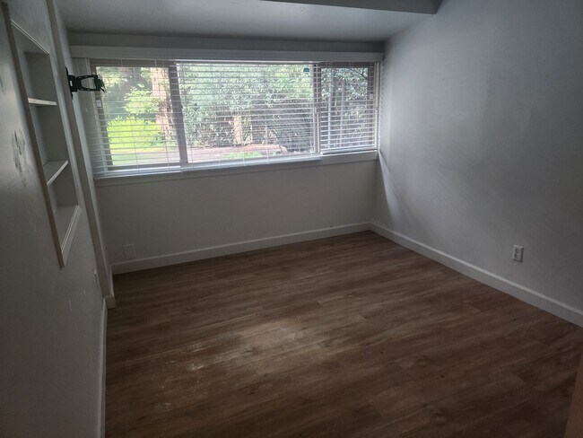 Foto del edificio - 23630 Glenwood Dr