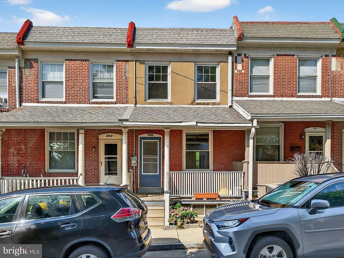 Foto principal - 941 Sargent Ave