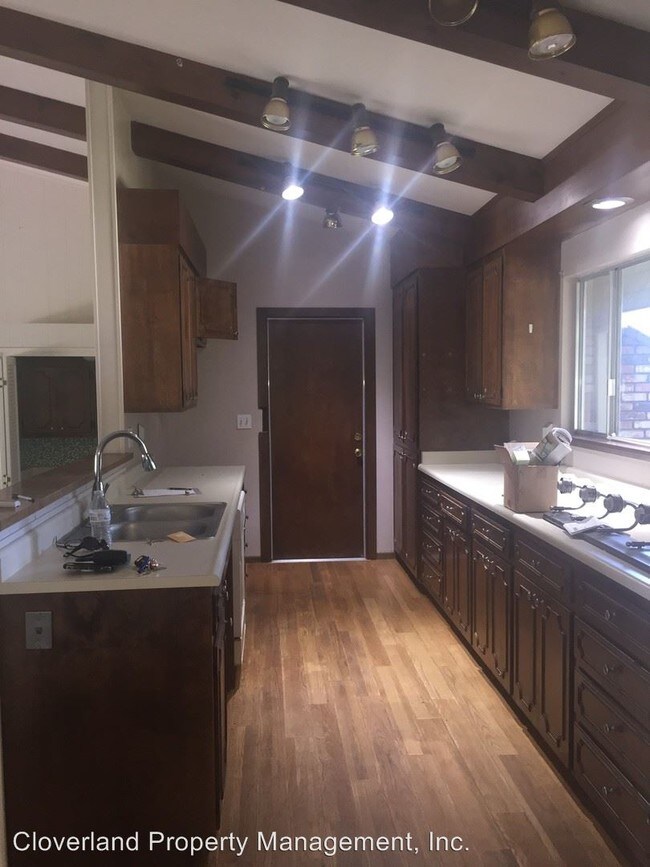Building Photo - 3 br, 2 bath House - 2509 Oakhurst Dr.