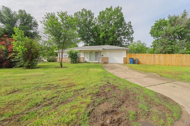 Foto del edificio - 3 Bed / 1 Bath in North Tulsa!