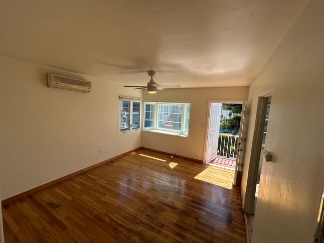 Building Photo - Updated Cottage in Banker's Hill