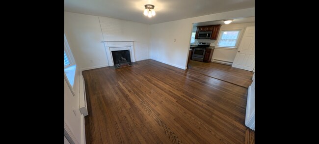 Building Photo - 28 Harding St