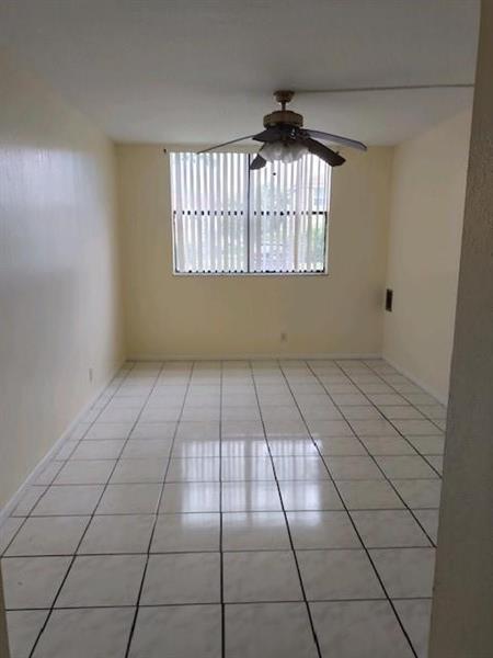 Building Photo - 2501 Riverside Dr