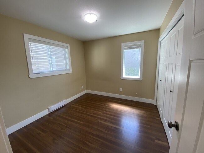 Photo du bâtiment - 498 Menzies Ridge Dr