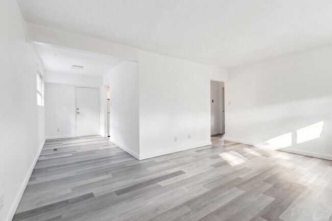 Building Photo - 6203-6122 122 Ave NW