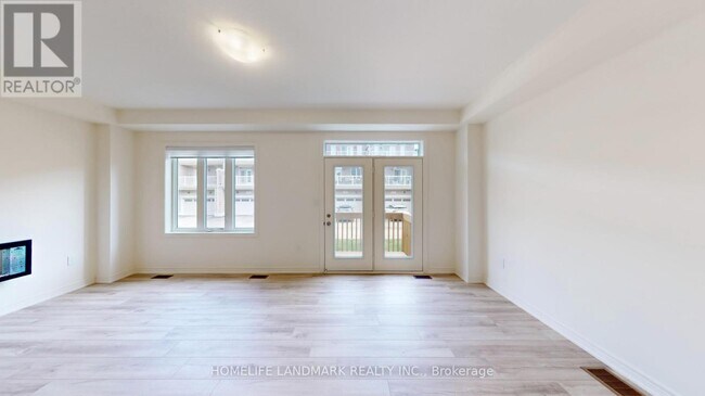 Building Photo - 3183 Crystal Dr