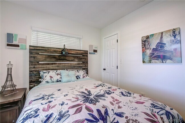 Foto del edificio - 229 NE 5th St