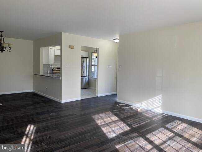 Foto del edificio - 317A Delancey Pl