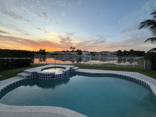 Foto del edificio - 4249 Magnolia Ridge Dr