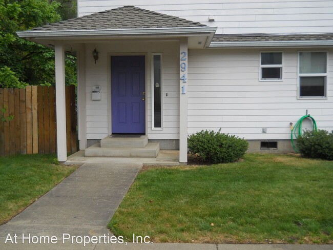 Foto del edificio - 2911-2941 NW Tyler Ave